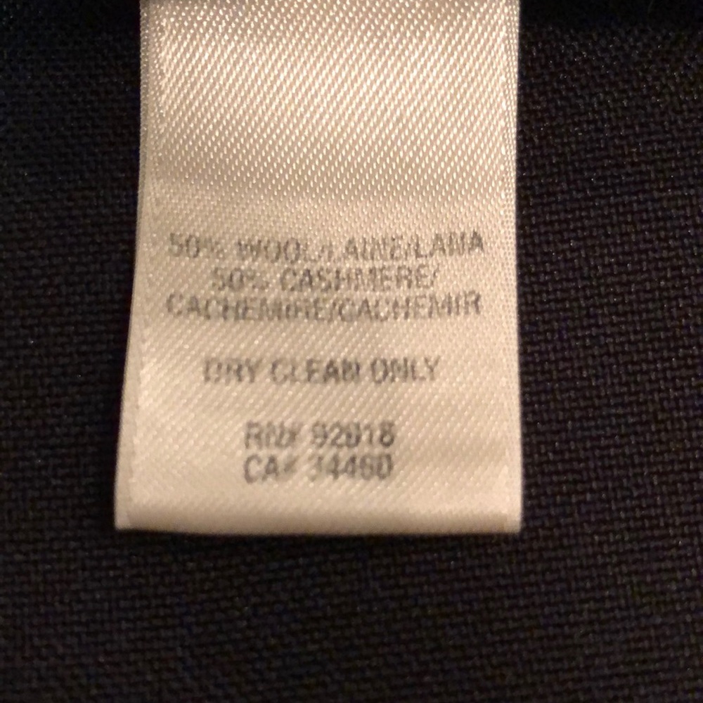 EUC Juicy Couture cashmere and wool sweater - Picture 5 of 5